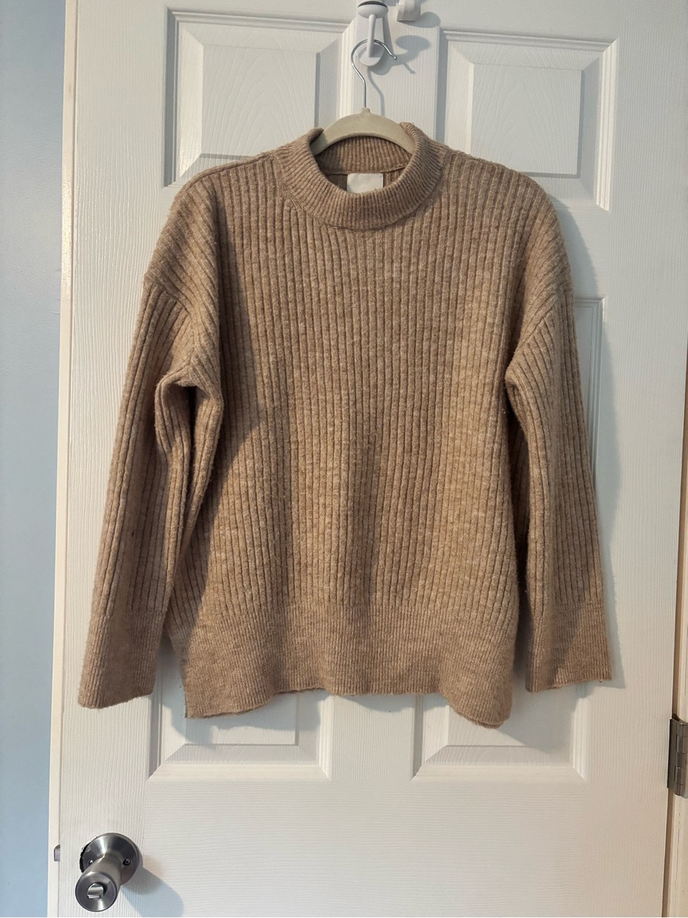 H&M Ribbed Crewneck Sweater in Beige/Tan